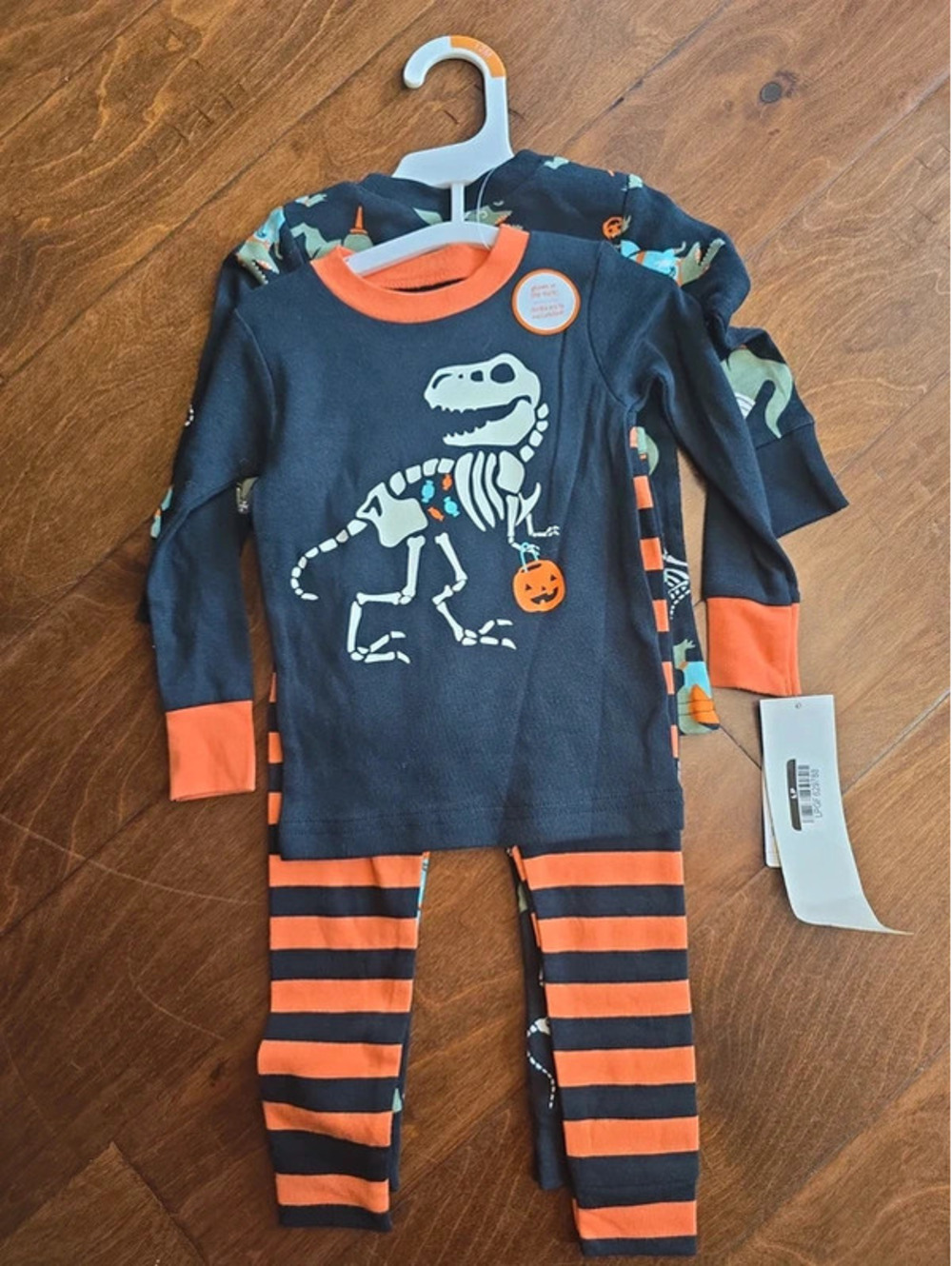 12m brand new carter's halloween pajamas item 472G8